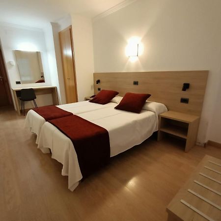 Hotel Vilobi Viloví de Oñar Kültér fotó