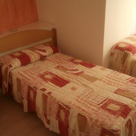 Hotel Vilobi Viloví de Oñar Szoba fotó