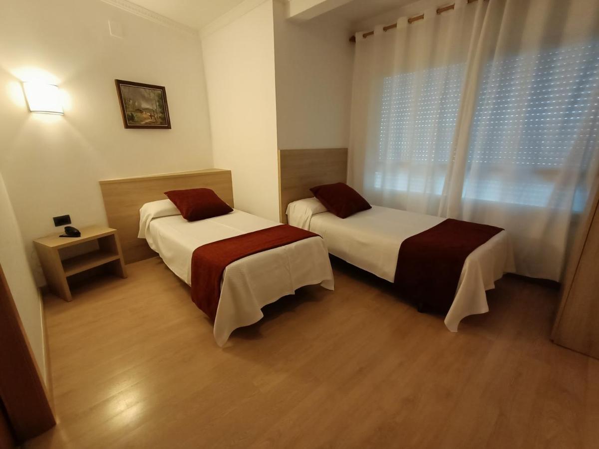 Hotel Vilobi Viloví de Oñar Kültér fotó
