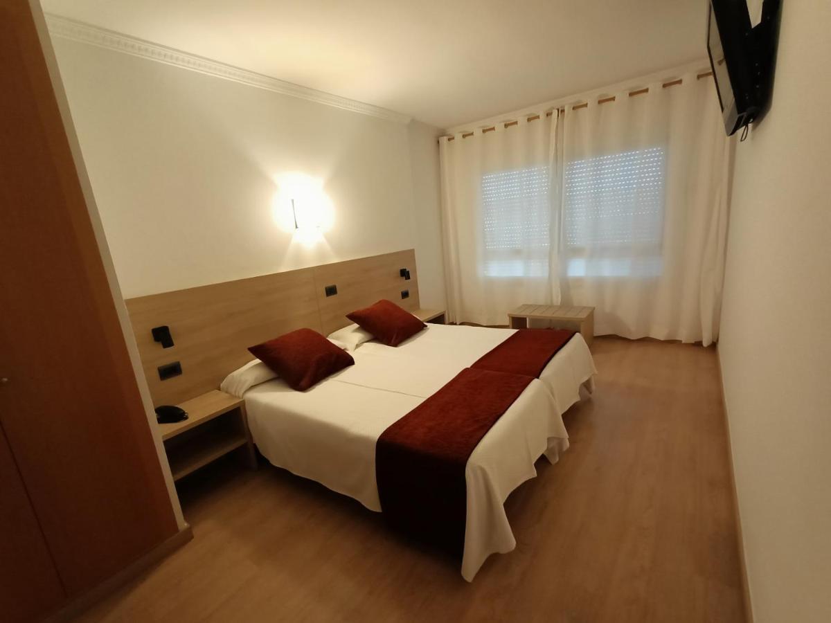 Hotel Vilobi Viloví de Oñar Kültér fotó