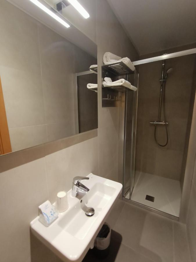 Hotel Vilobi Viloví de Oñar Kültér fotó