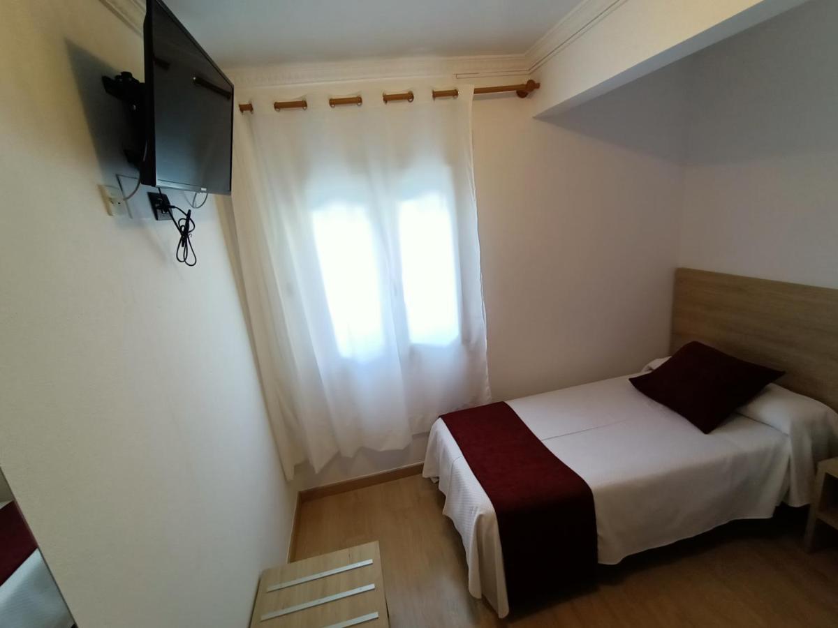 Hotel Vilobi Viloví de Oñar Kültér fotó