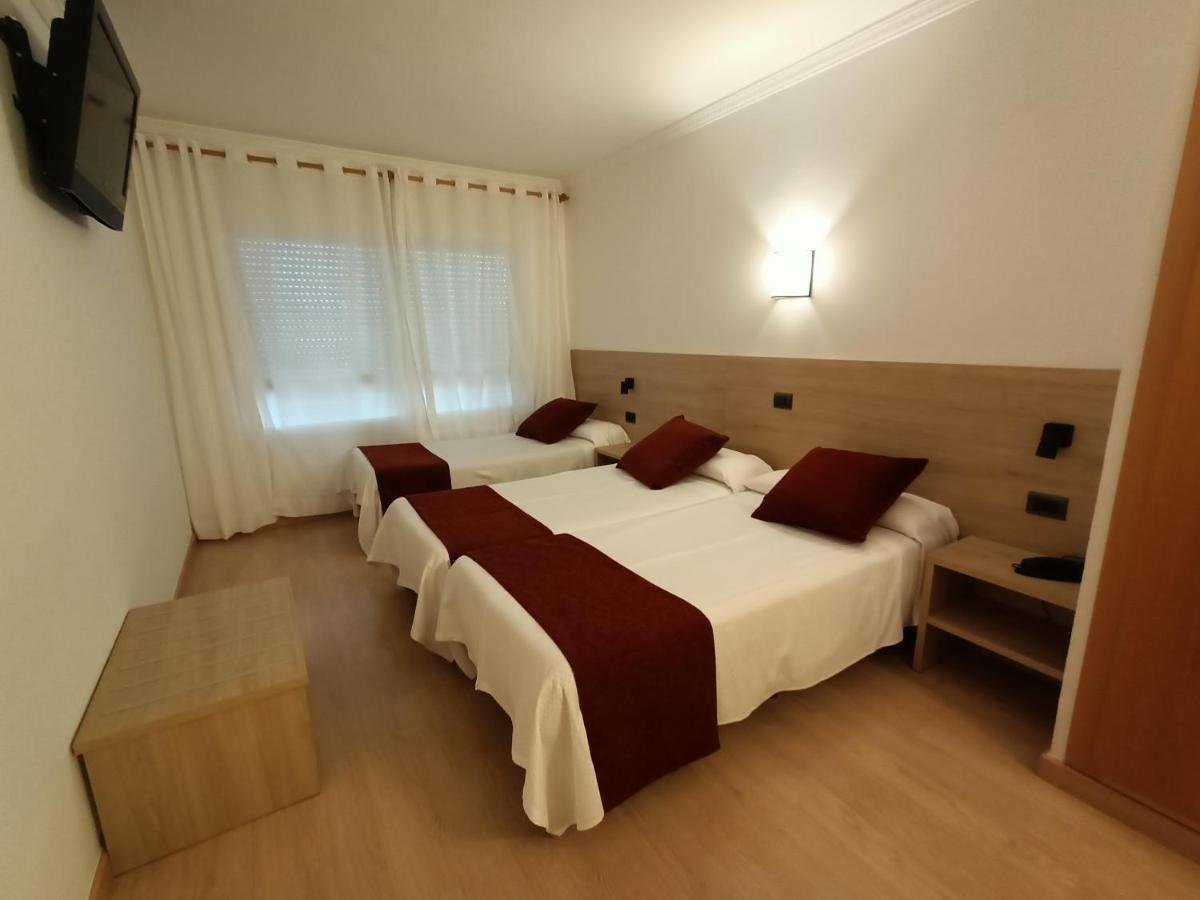 Hotel Vilobi Viloví de Oñar Kültér fotó